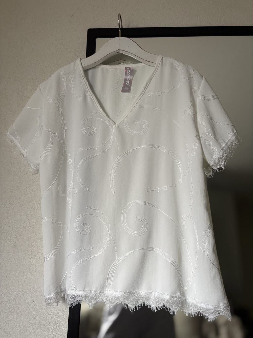 Remera Junin (bordado y encaje)